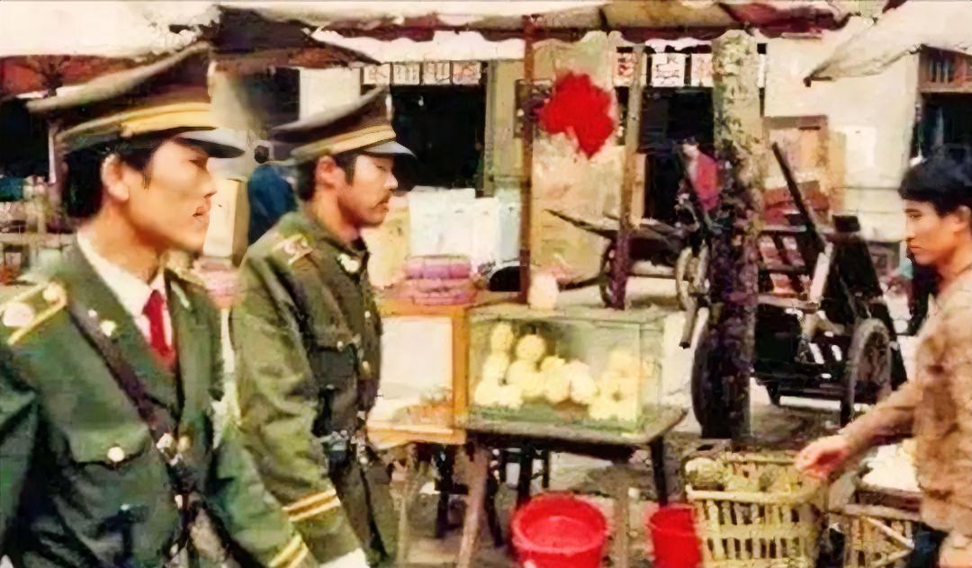 1979年2月25日早上八点，北京开往丹东的27次特快列车抵达丹东站。旅客全部下