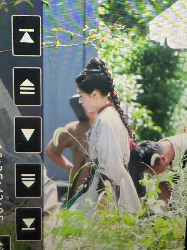 赵今麦一念江南高麻花辫造型赵今麦一念江南麻花辫路透赵今麦一念江南高麻花辫造型