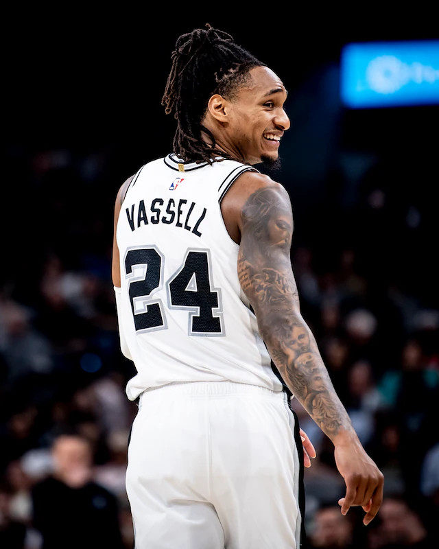 晚安马刺努力不必张扬，成果自会发声。晚安刺蜜明天见晚安心语｜德文瓦塞尔