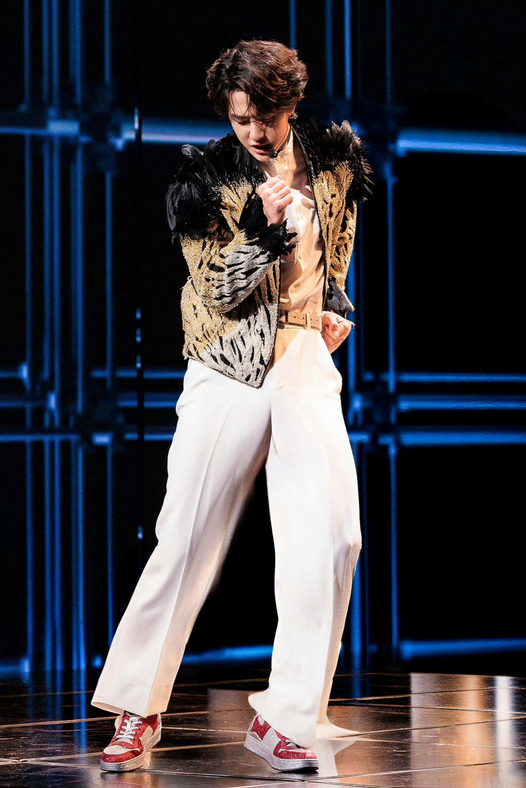 不看腹肌看高清神图也可以王一博腹肌打码