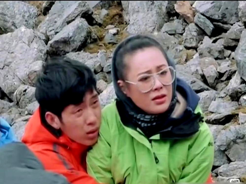 都说井柏然是《花少2》藏最深的“狼”？看了三遍，他分明是个“人肉缓冲垫”。土耳其那晚，开7小时手动挡