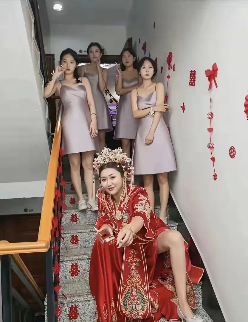 不少自媒体团队的作品都是这种风格不过确实挺博人眼球的