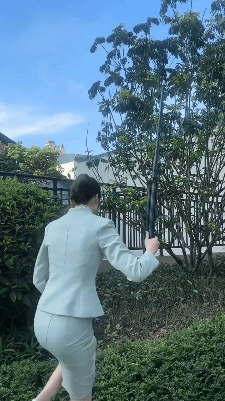这位小姐姐的腿长的有点夸张了！