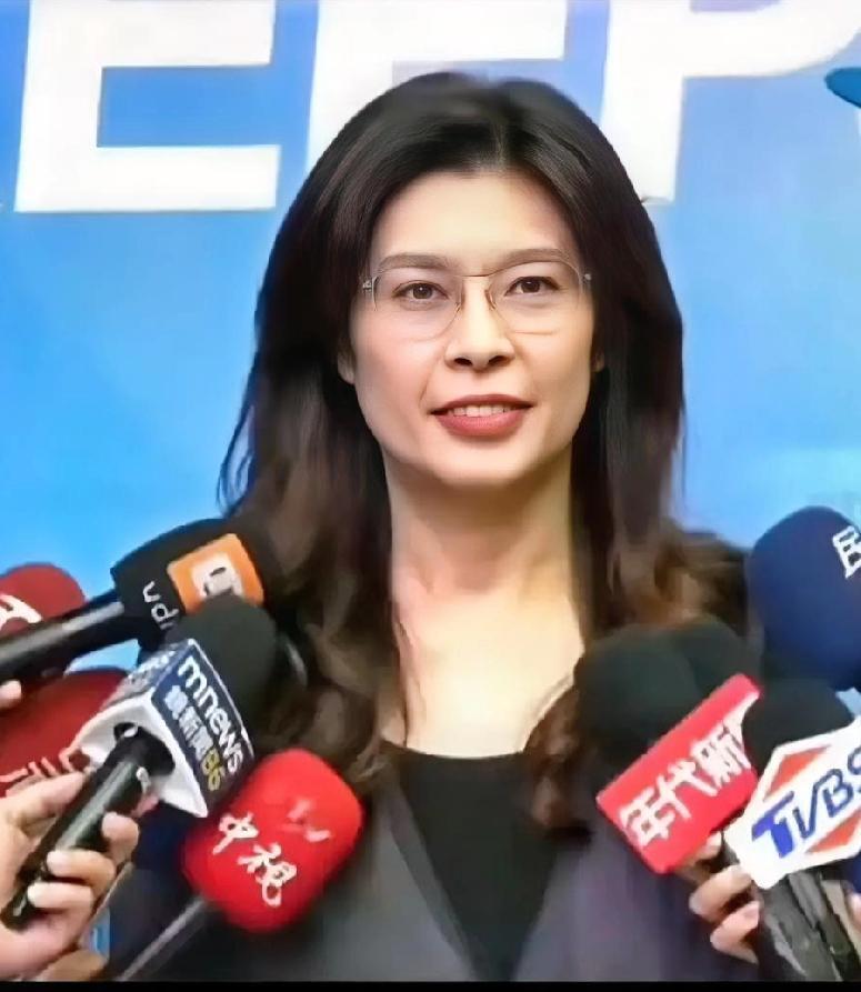 郑丽文该如何收拾民进党赖清德?关门打狗。收拾民进党要趁早，不能再等2028
