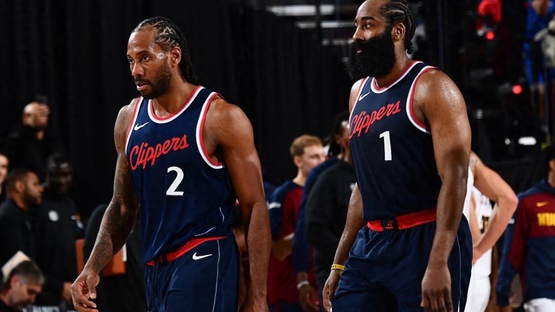 真是不查不知道，一查吓一跳啊😮哈登于23年11月被交易到快船，截至目前3个赛