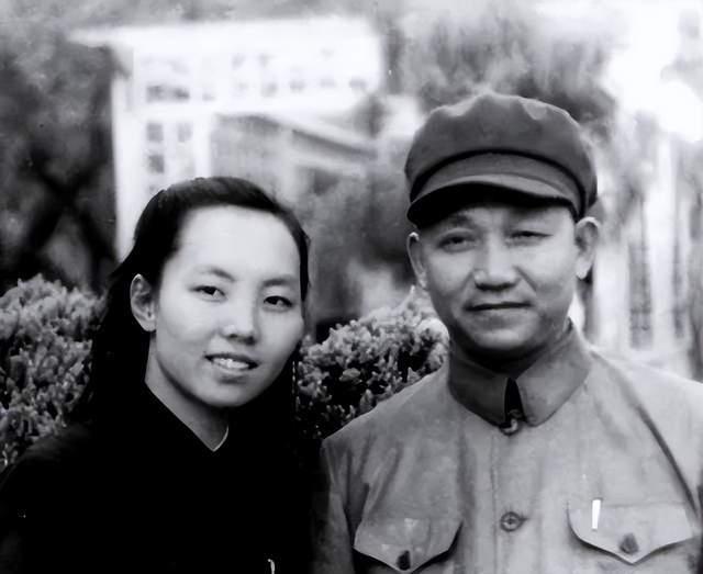 1945年，毛主席不让陈光当中央候补委员，陈光：我哪点对不起你？1945年，原本