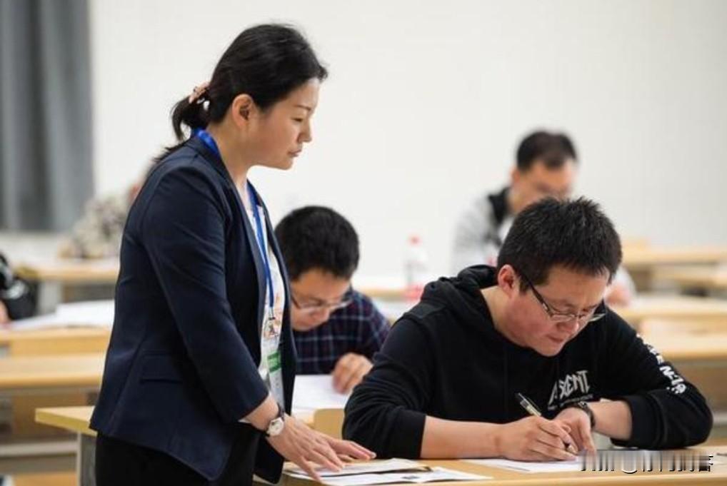 请问：国考限制年龄吗？答案：是的，根据2026年度国考公告，报考者年龄一般为