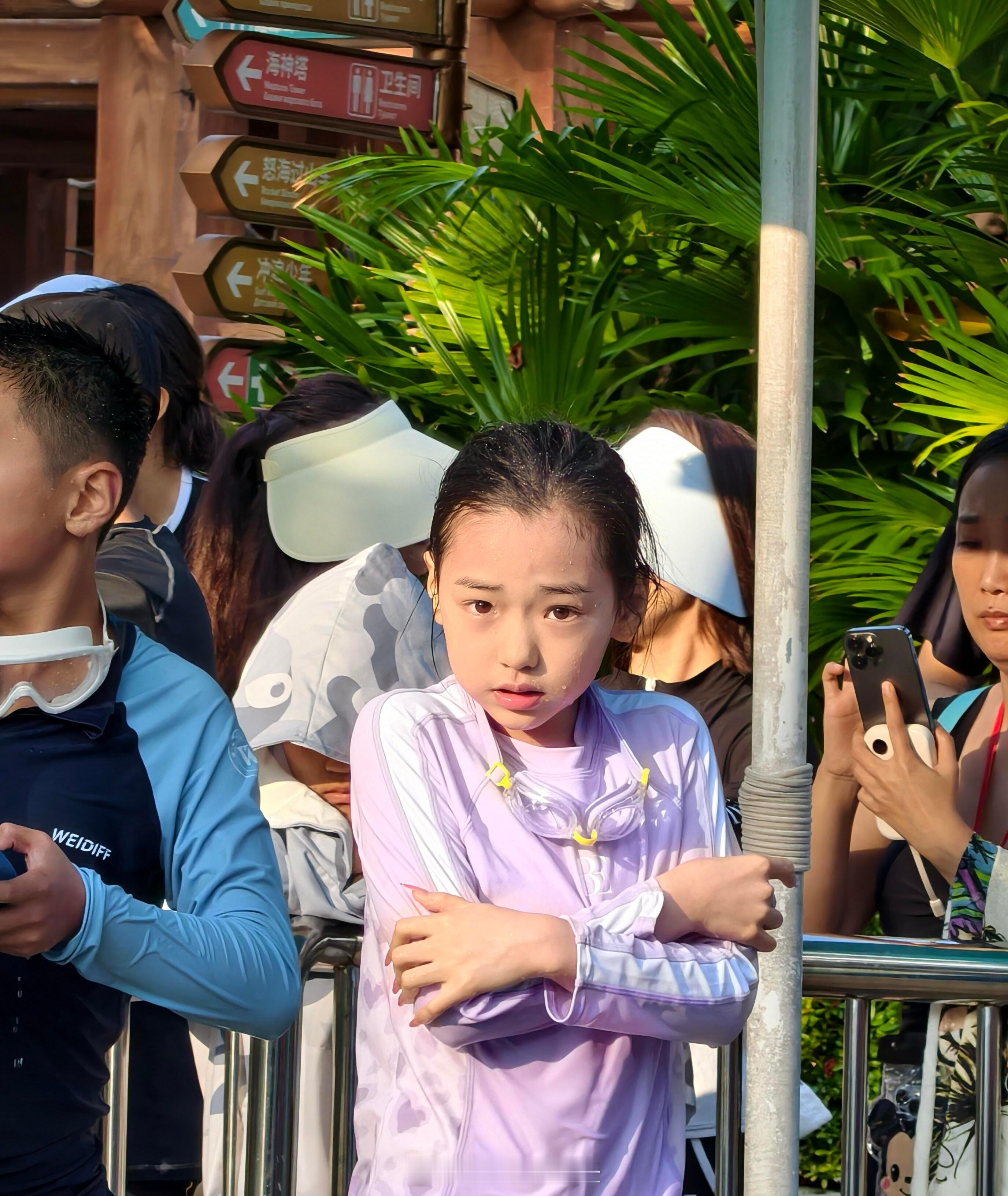 董璇张维伊带小酒窝三亚过年董璇张维伊带小酒窝三亚度假董璇张维伊带小酒窝三亚过年，