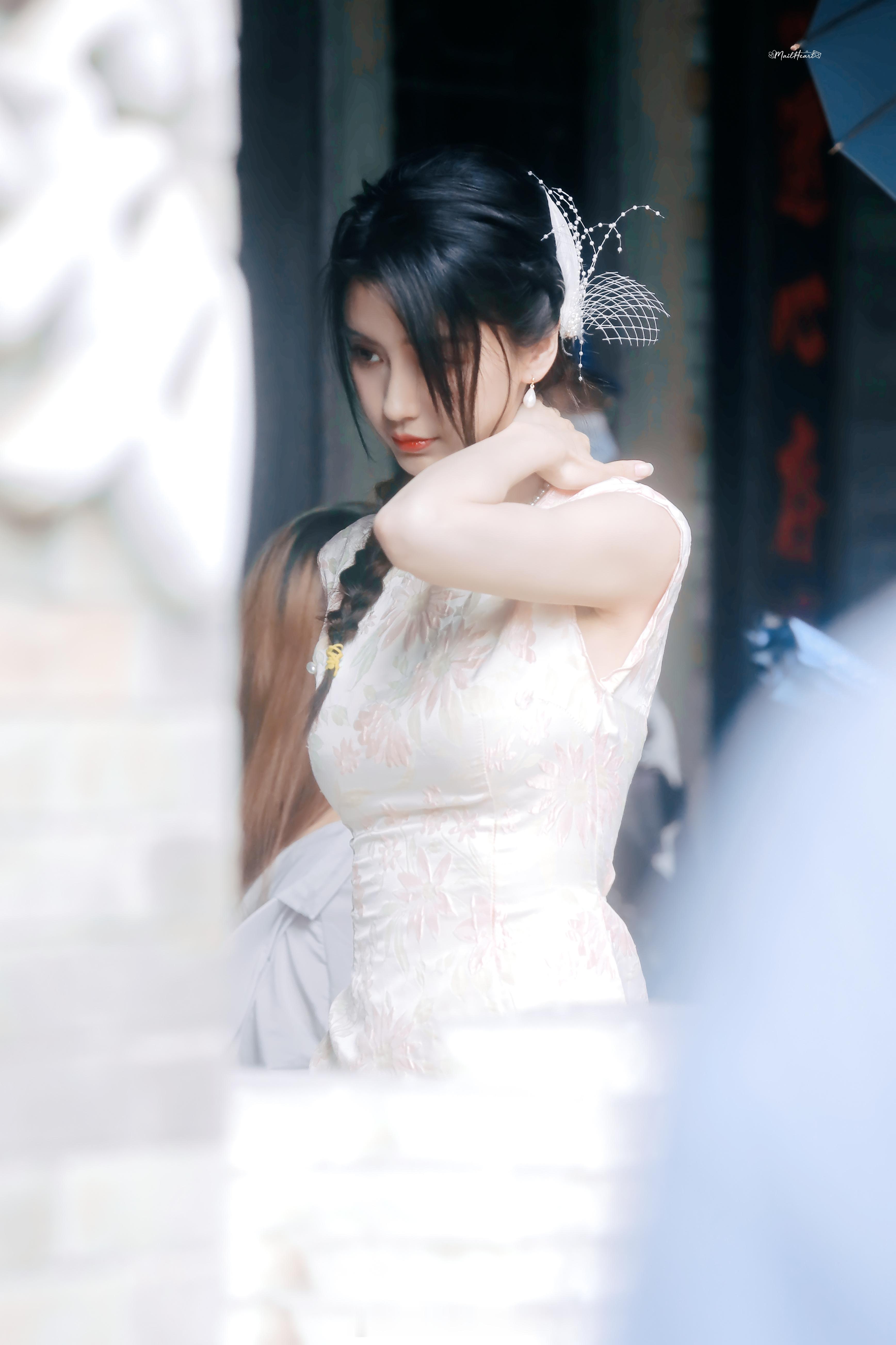 Angelababy后援会将恢复工作85花首位钻超成就艺人，旗袍美人杨颖🤍