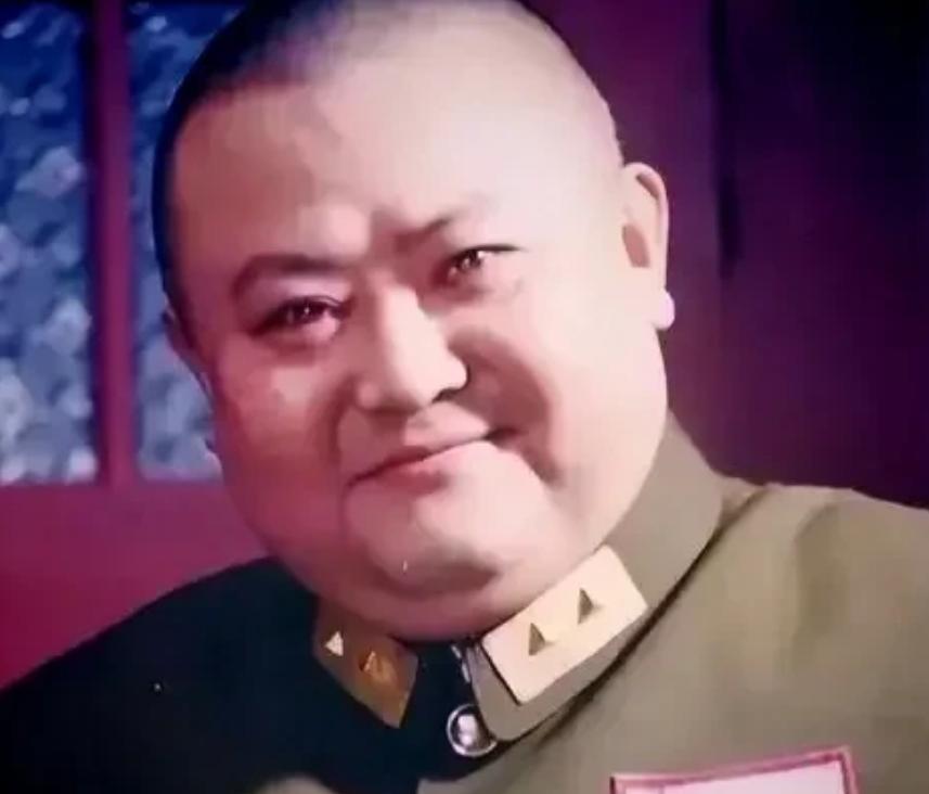 1948年10月，蒋介石密令“就地枪决范绍增”的电报刚锁进宣铁吾抽屉，十六铺码头