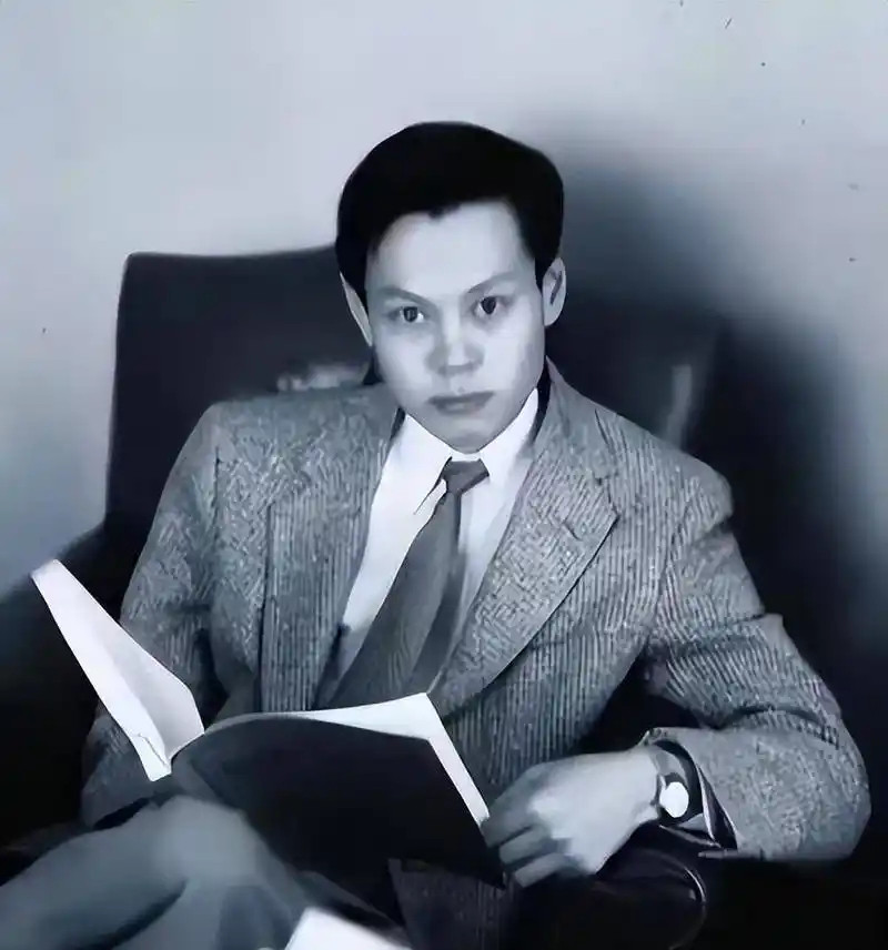 杨振宁讣告小时候只知道杨振宁先生拿过诺贝尔奖，长大后才发现，诺贝尔奖只是他的辉煌