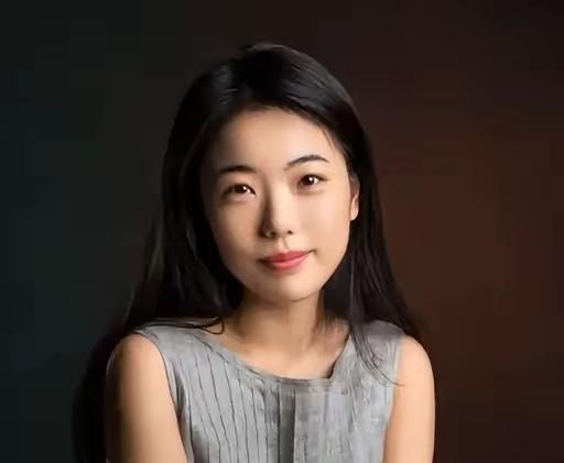 蒋方舟的论文造假门还是爆了。其实网上早就有人对她的经历怀疑的，但架不住人家的光