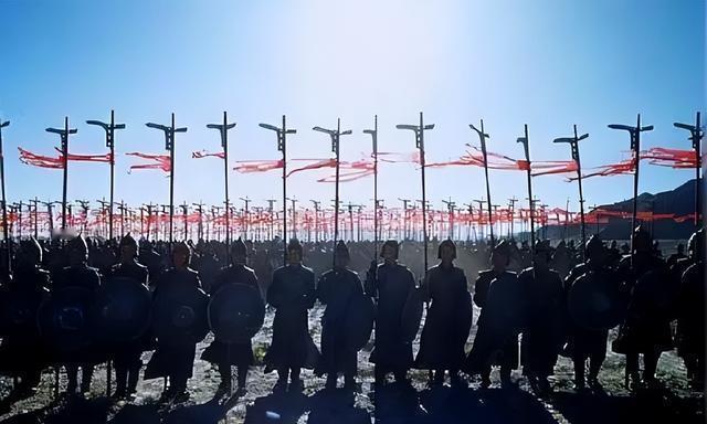 四十万秦军围困巨鹿，诸侯畏缩，反秦大势摇摇欲坠！项羽的五万楚军，却在这绝境中，燃