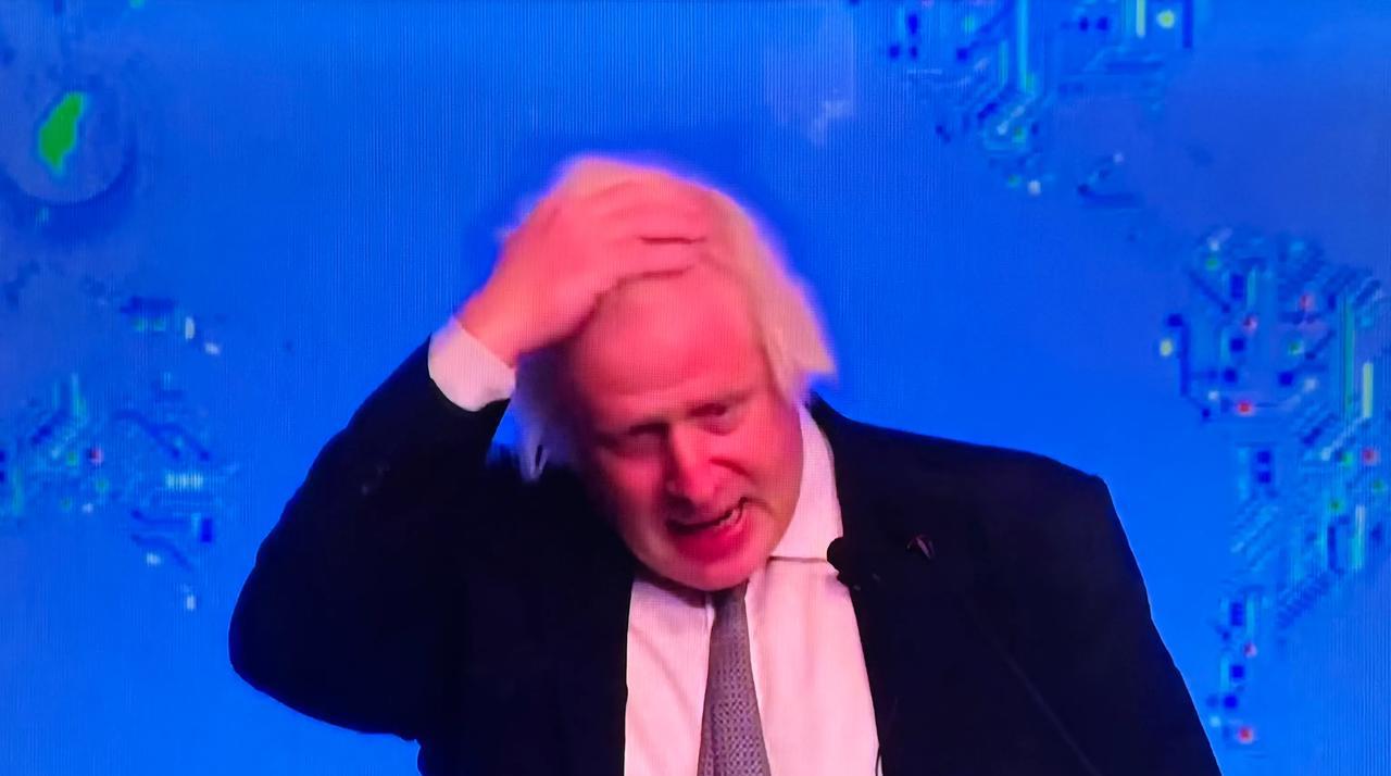 周一，英国前首相约翰逊如期在台北举行的凯达格兰论坛发表演讲。他谈到许多议题，其