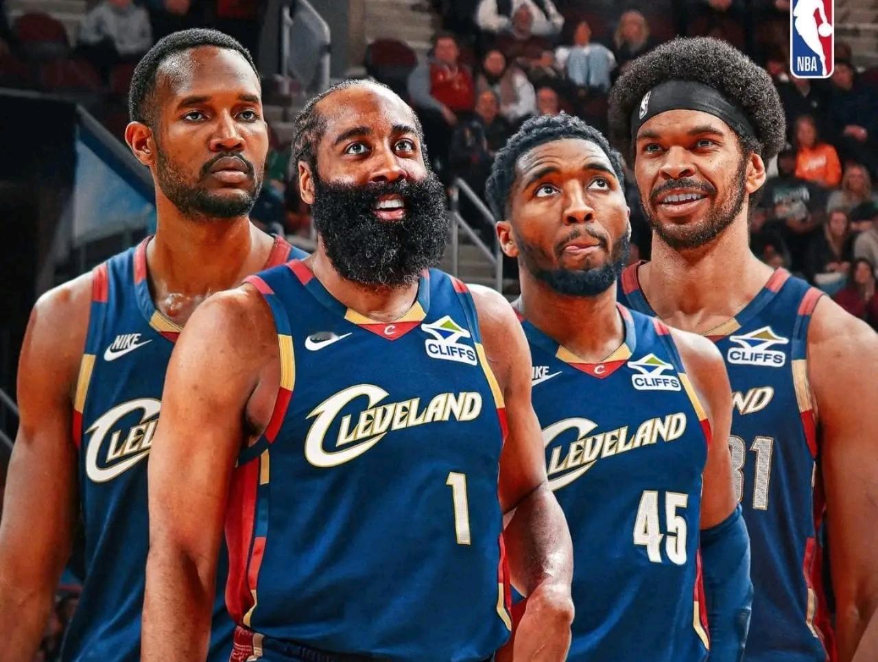 登哥就是阿伦的“专属喂饼机”。以前阿伦吃不到舒服的球，现在登哥一挡拆、一传球，阿