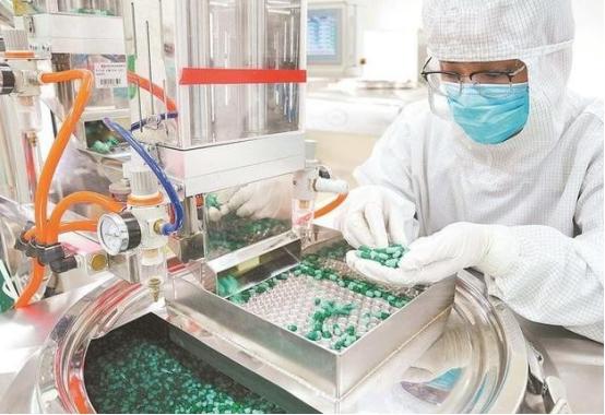 “中国亏大了”!中国自主研发的“抗癌神药”，去年6月被外资企业72亿买走，紧接着