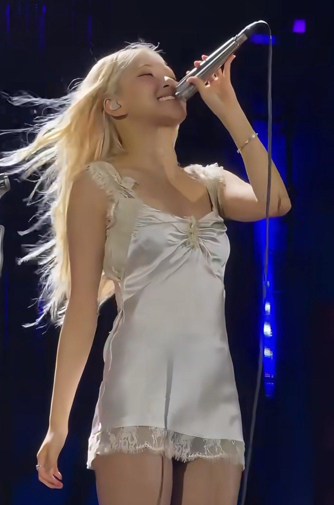 提醒：她只是个野模