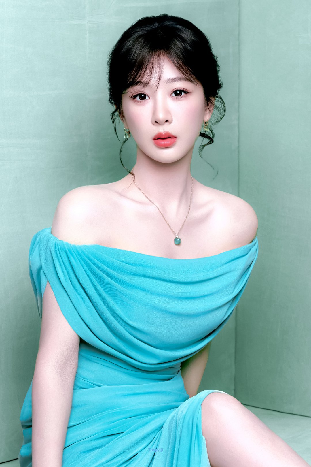 杨紫杨紫董竹君yz杨紫玉兰花开君再来别害怕流言蜚语扑你而来捂住耳朵往前走。