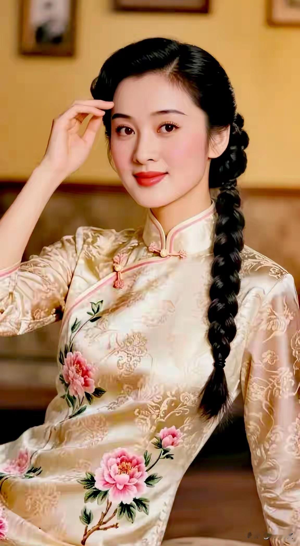 沉鱼落雁，闭月羞花出水芙蓉，天姿国色明眸皓齿，艳若桃李千娇百媚，倾城倾国