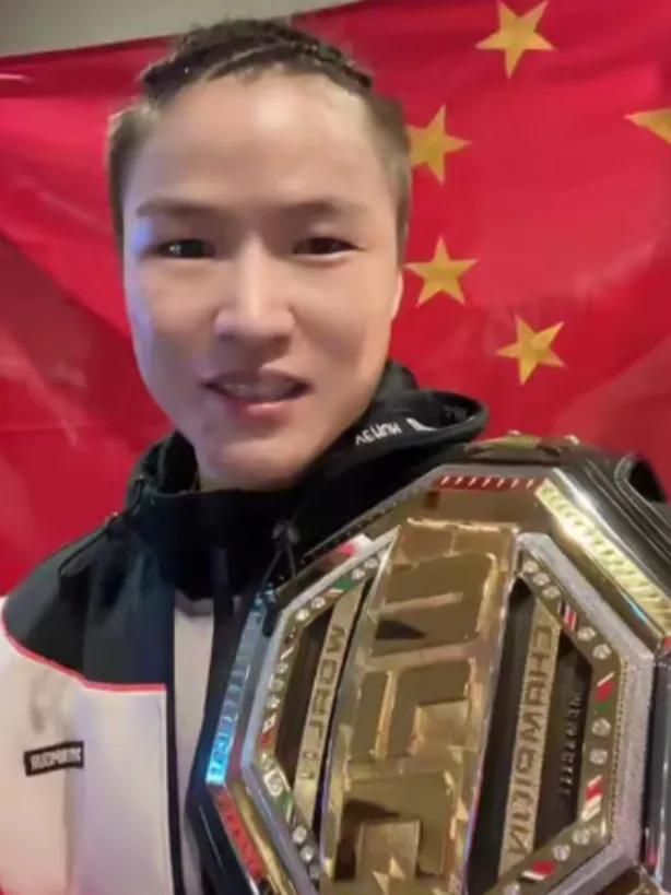 影坛拿新人奖！张伟丽11月16日能赢格斗传奇舍甫琴科？近期，中国综合格斗名将