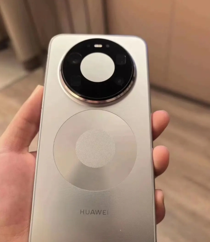 这次Mate80ProMax金属一体机身，对于整机的散热起到了很大正向作用，长