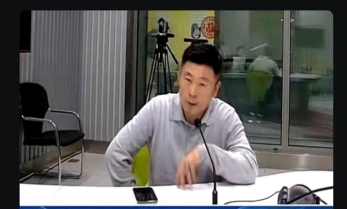 大连英博主教练李国旭近日在接受大连体育广播采访里透露，他曾跟马莱莱李国旭