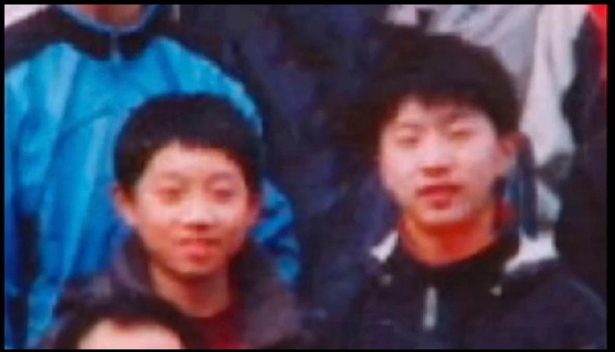 从少年时期的青涩碰面，一路走到2026年，马龙和许昕相伴整整二十三年。一张张老