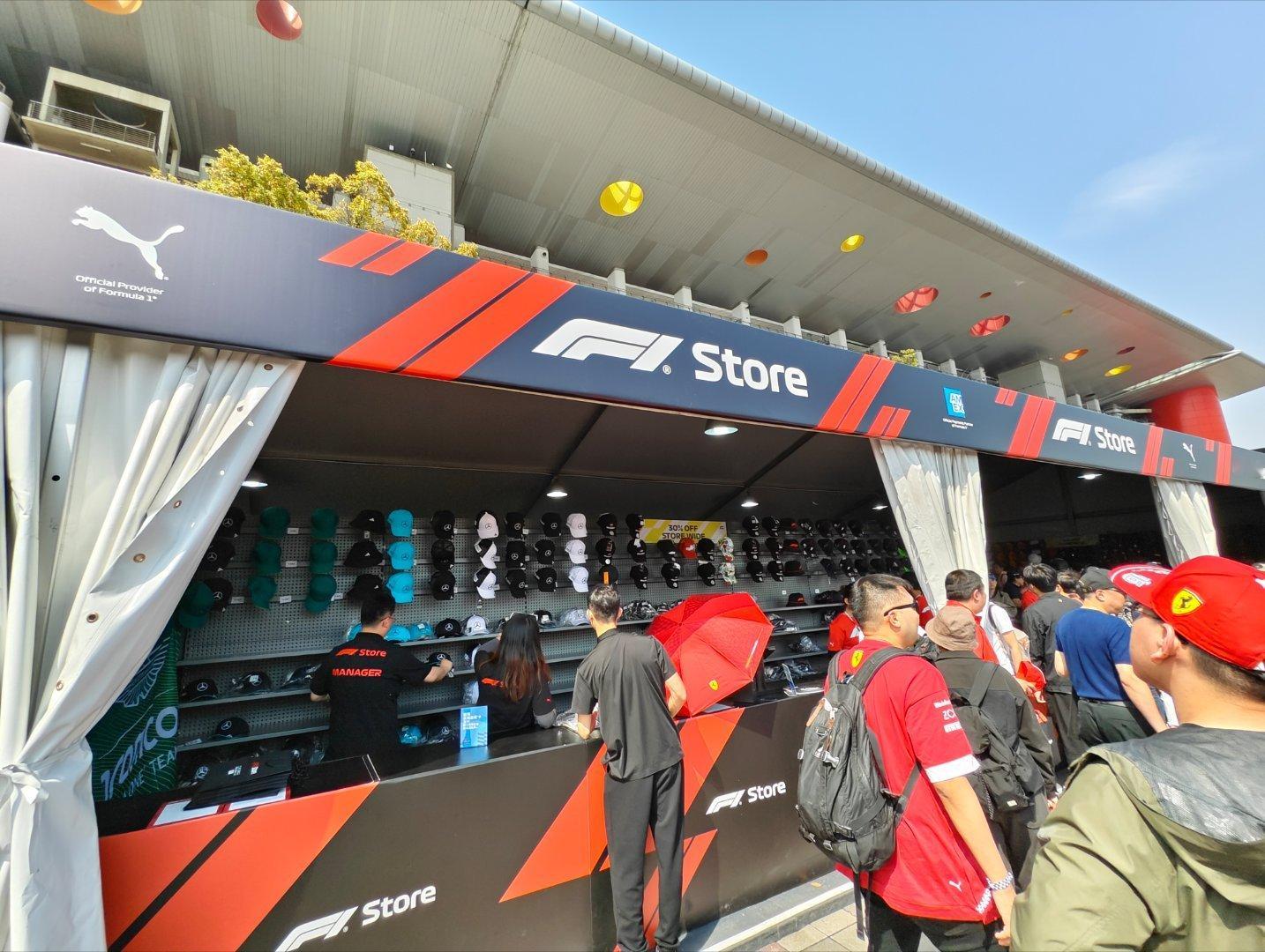 F1官方店的帽子，500-1000元之间，有喜欢的吗？​​​