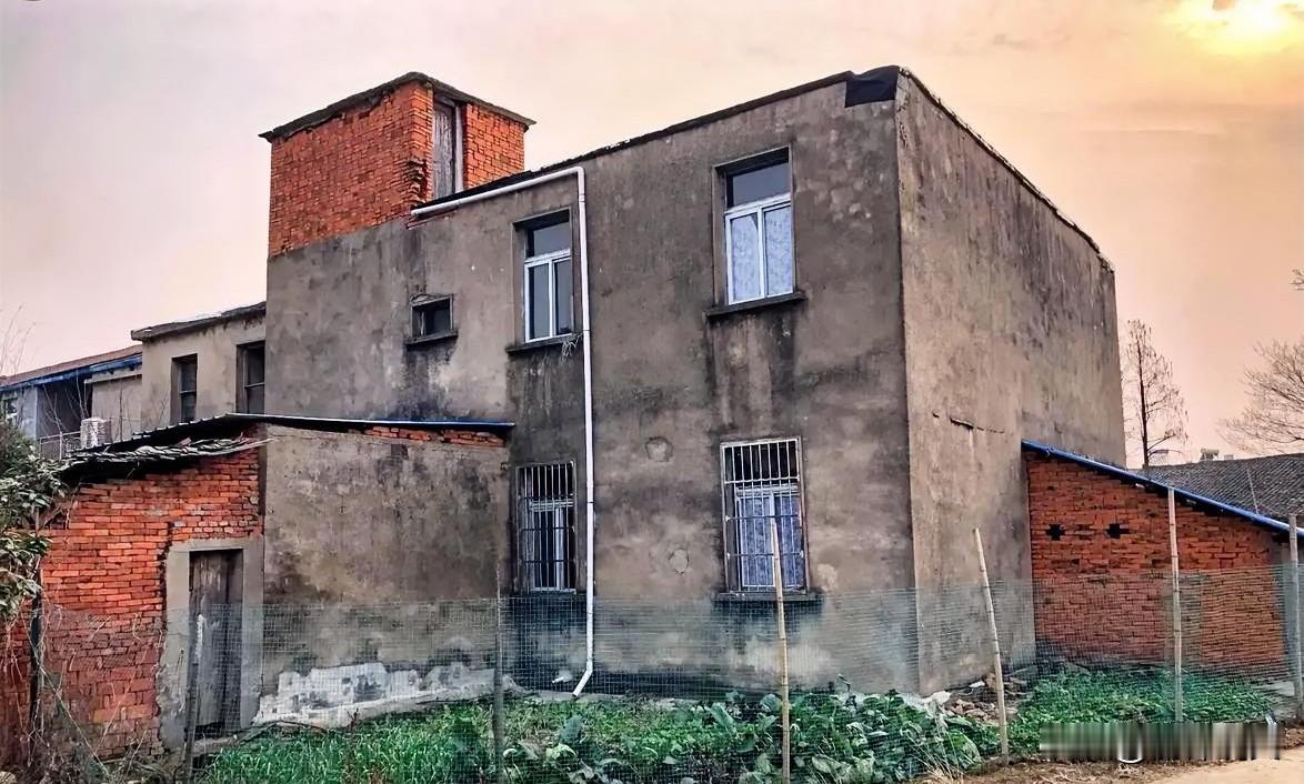 户口迁城里也别怕！老家老房这样修，合法不收回户口迁城里，老家老房成