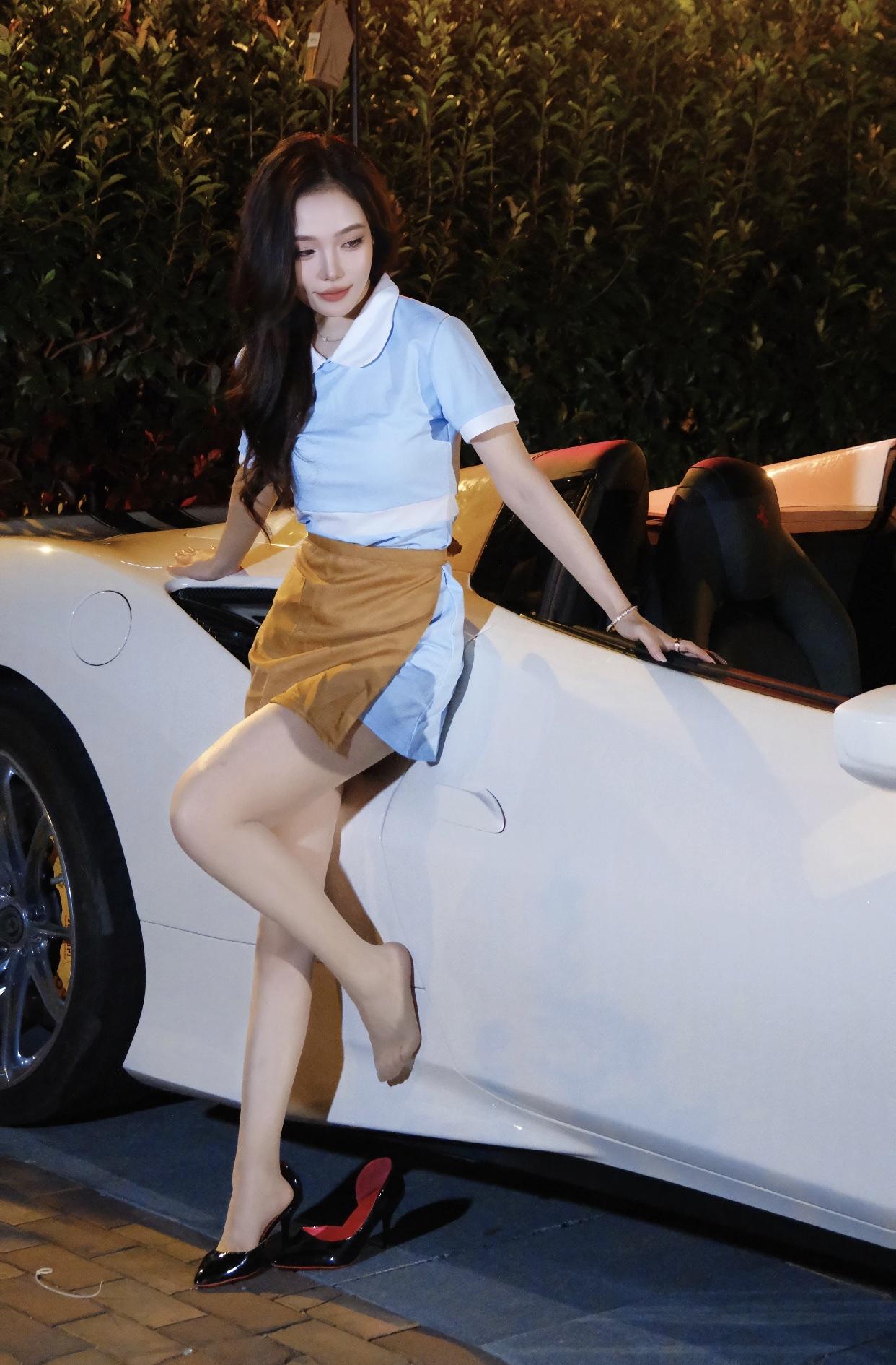 女人什么时候最迷人有魅力自信地表达观点，充满吸引力。