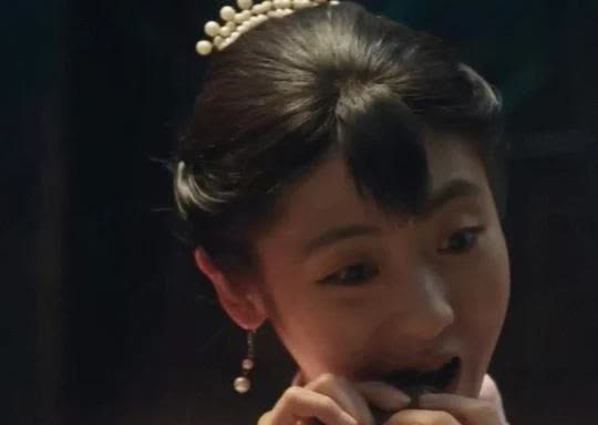 邢菲！收拾一下准备升咖！感受一：苏苏不愧是天牛庙村的村宠，真的是走到哪吃到哪