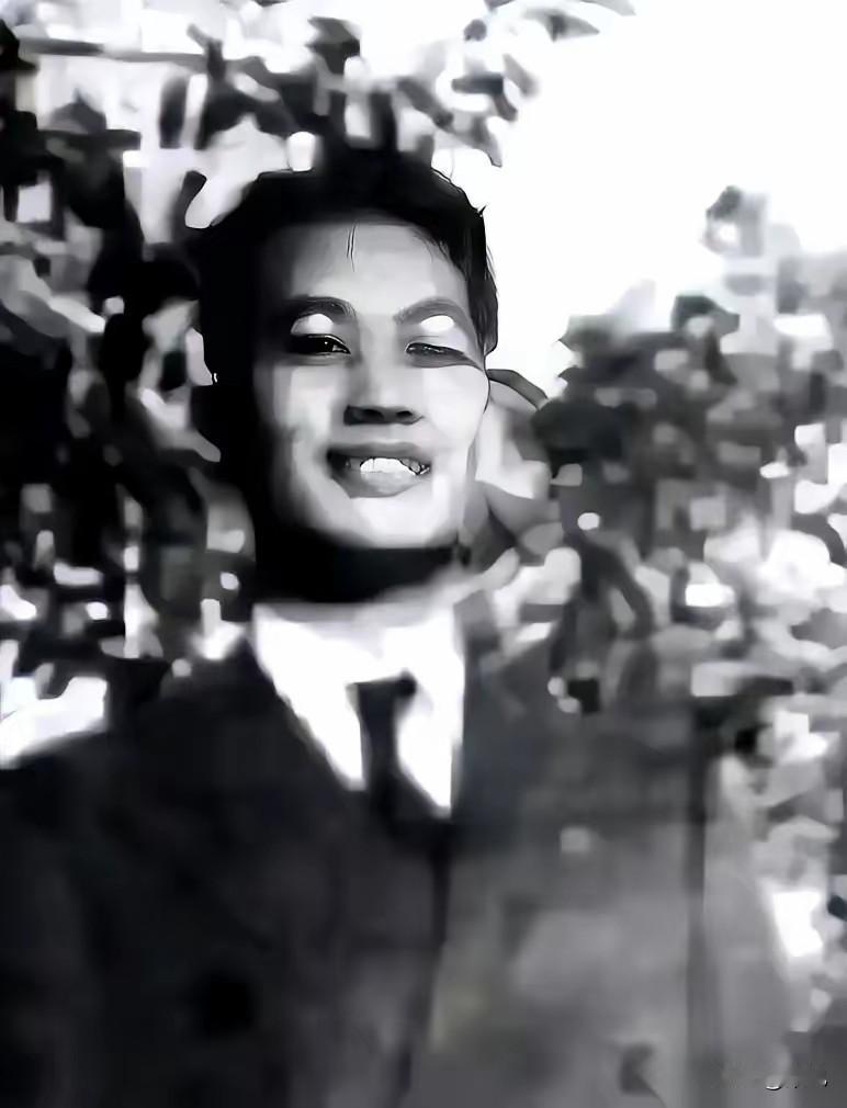 1942年的南京，汪精卫老婆穿着睡衣趿拉着鞋，指着日本宪兵队长的鼻子破口大骂。