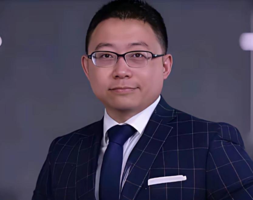 复旦大学教授沈逸表示：新加坡表现出的那种非常奇怪的代理.人式的居高临下的傲慢，既