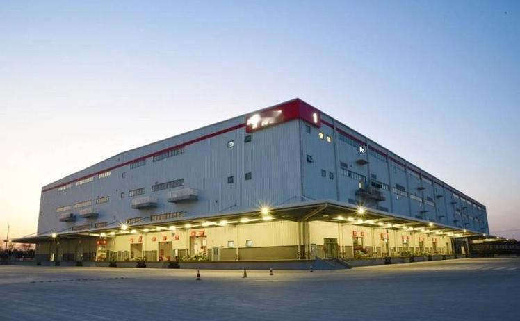 巴黎那帮毛贼估计肠子都悔青了，费大劲搬空京东仓库，结果偷回去一堆“电子板砖”！