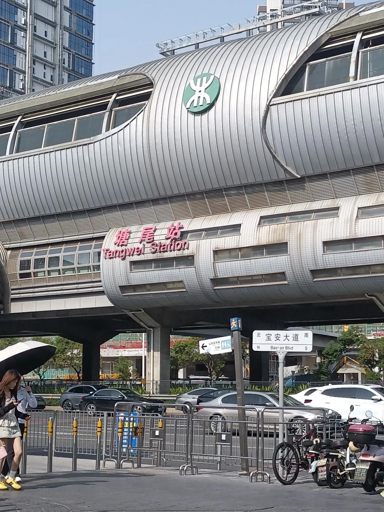 奉劝想跳槽的那波人稍安勿躁，因为再过半个月，将有1000多万劳动力涌进市场，没错