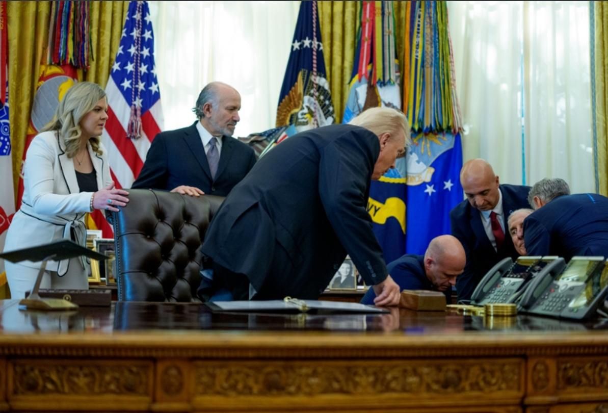 今天的第二篇：还是照例先说国际上有趣事吧，离不开咱们的话题大王川普，今天在白宫