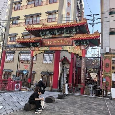 只差光刻技术了！日媒：中国将成日荷后，第三个造光刻机的国家一台光刻机，看着像个