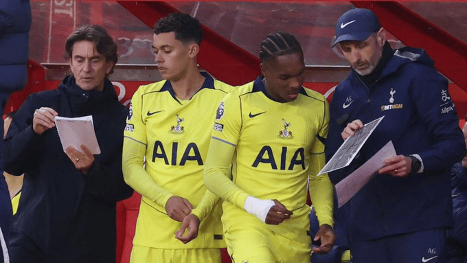 电讯报: 弗兰克想在冬窗引进经验丰富且能提升阵容的球员