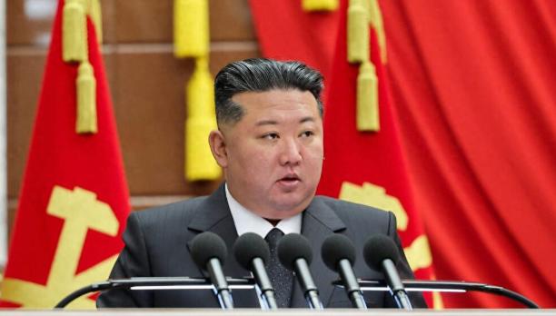 朝鲜此次修宪，将宪法名称中的“社会主义”一词移除，表面看是文字微调，实则是对自身