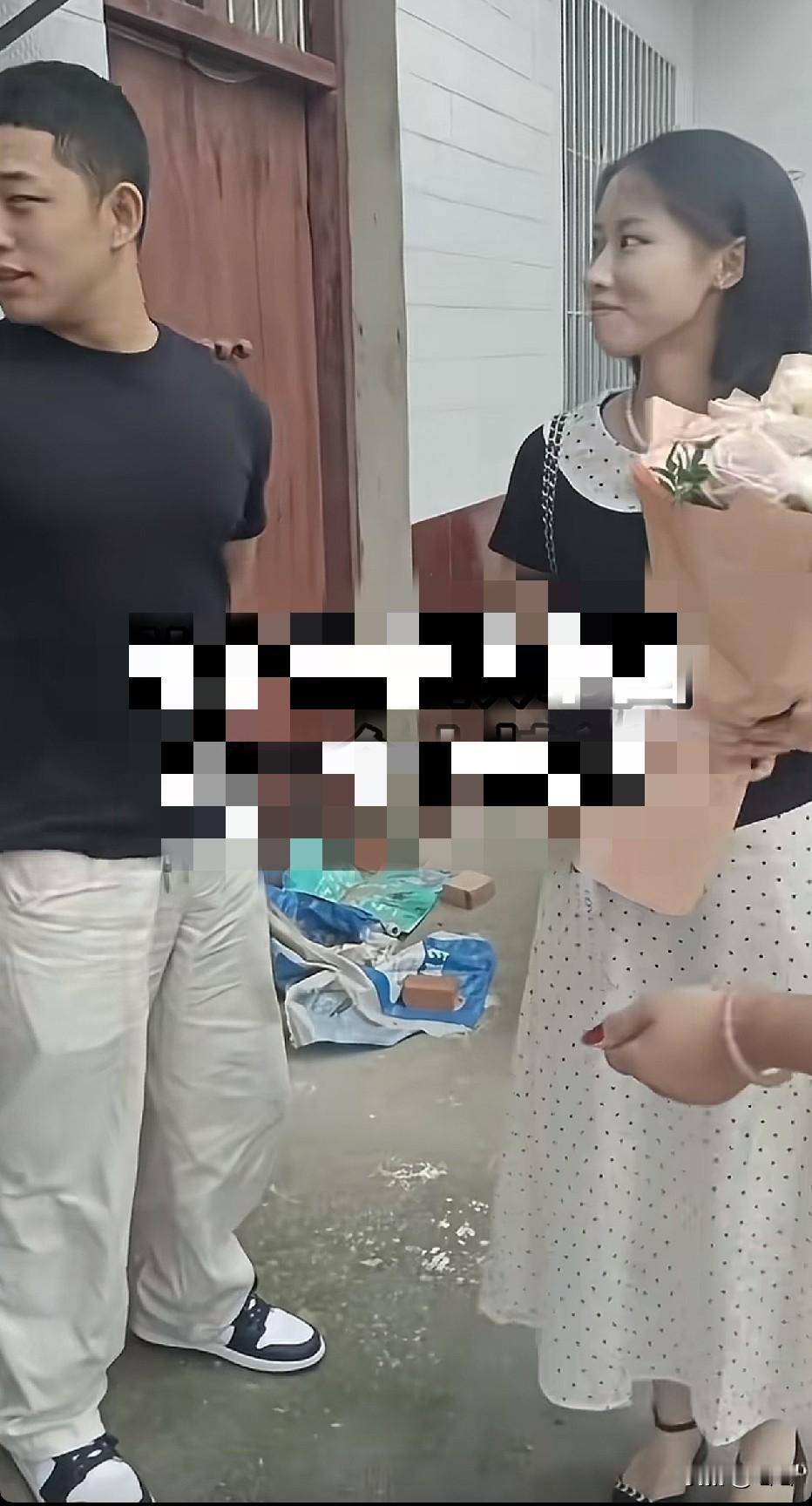 都是部队的，很般配