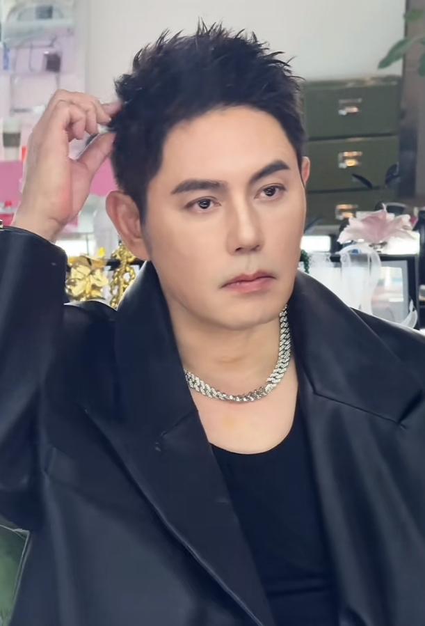 娱乐圈里总有一些曾经大爆剧里的演员突然消失了，在大众都快要遗忘之际又突然出现。