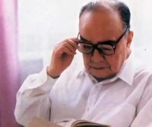 1987年，时任军委副主席的杨尚昆访问法国，谁知他的专机竟被法国人暴力拆解，铅
