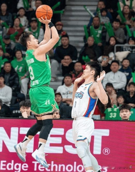 单核带队！赵继伟为什么现在不行了，伤愈回归后状态很差？原因是：1、少了队友的牵