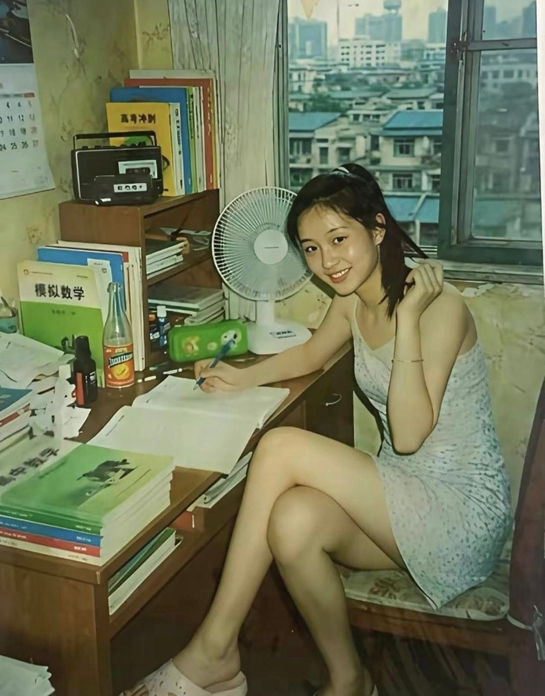 98年的女生，放到现在也算大美女吧！