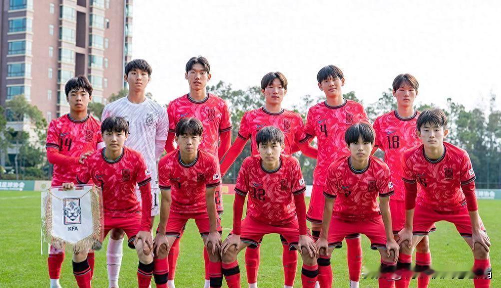 中国队绝地求生保级成功北京时间12月22日，2025年U15东亚杯A组最后一轮