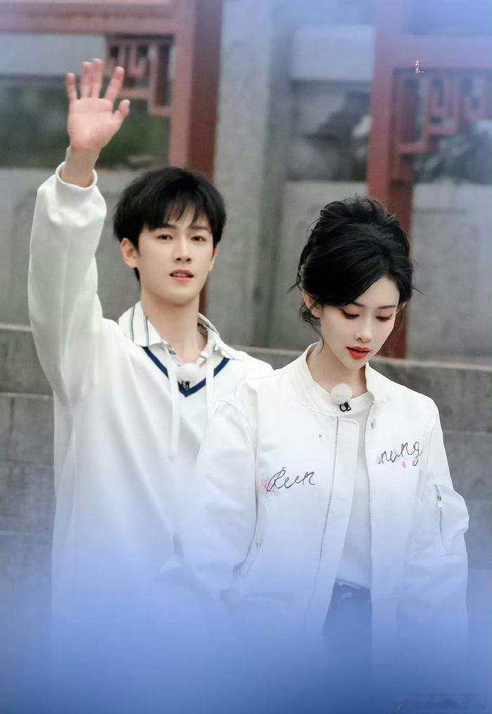 孟子义与李昀锐在《跑男》宣传片全程零同框，狠狠戳碎一众CP粉的期待。其实避嫌也不