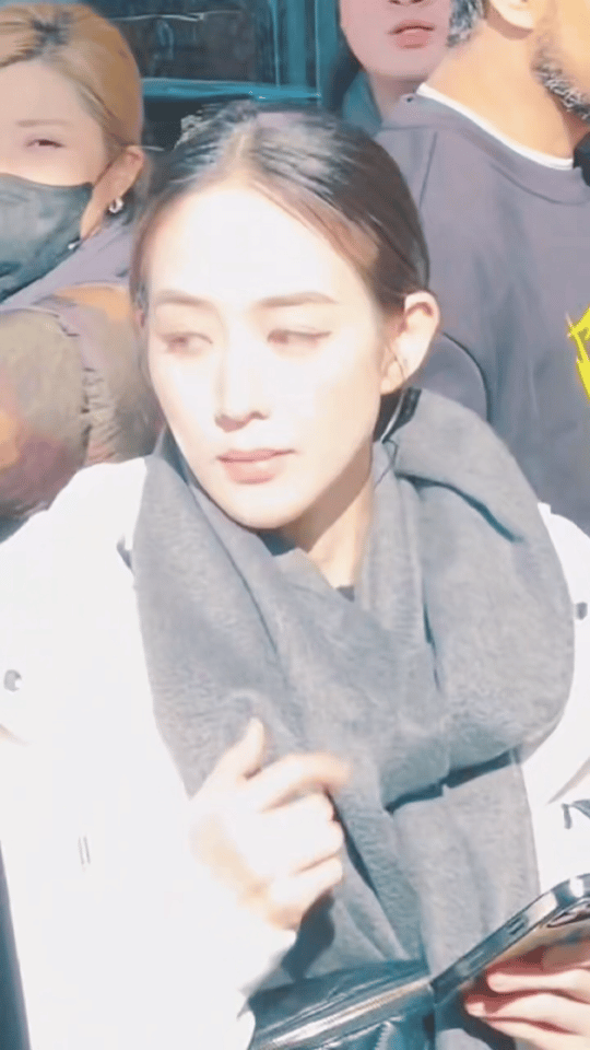 张钧甯头包脸张钧甯好小的一张脸好标致的五官