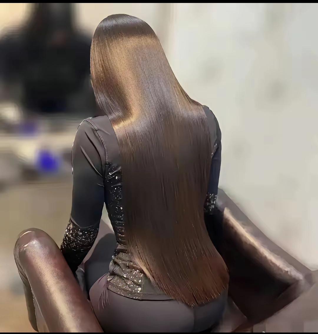 请用一四字词来形容这满头秀发​​​​！