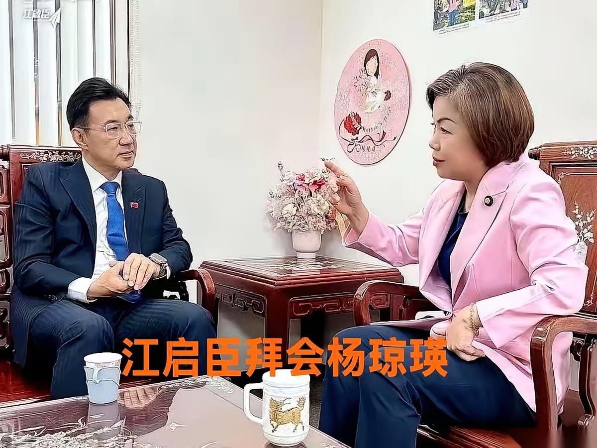 台中这盘棋，真是绝了。前一秒还是“姐弟之争”，明里暗里都在较劲。后一秒，刚赢了