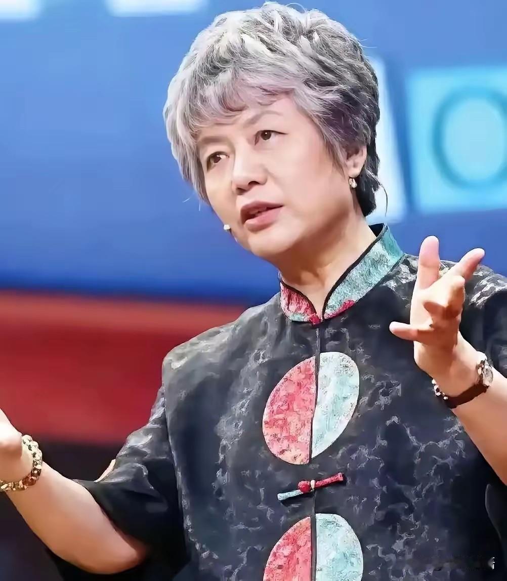 李玫瑾说：“千万不要过度尊重你的孩子，教育孩子要做到“两不管”、“三不惯”